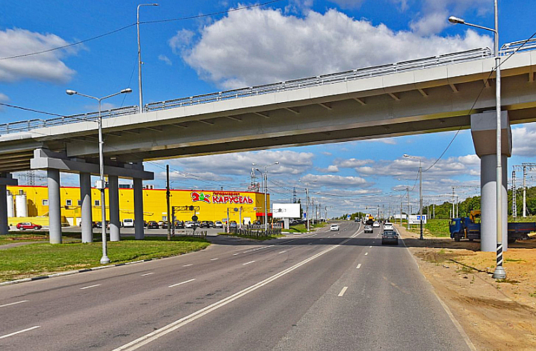 Домодедово Каширское шоссе рядом с ТЦ «Карусель» движение в Москву (B) цифровой билборд 3х6